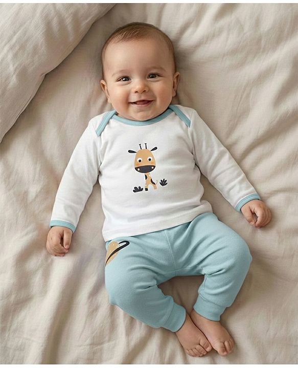 Babyhug Premium 100 % Cotton New Born Clothing Gift Set Sea Breeze Theme Blue - Pack of 8| Full Sleeve Set| Onesie| Cap Bibs Mitten & Booties| Essential Clothing for 0 to 6 months