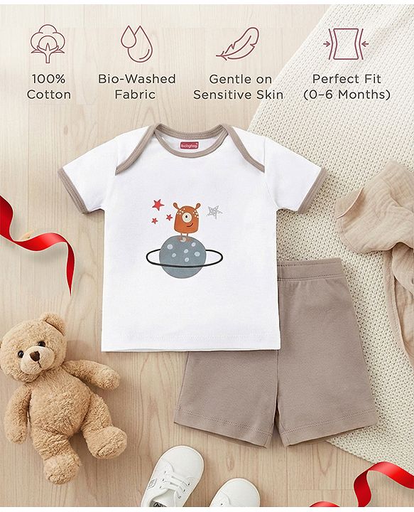 Babyhug Premium 100 % Cotton New Born Clothing Gift Set Sea Breeze Theme Blue - Pack of 8| Half Sleeve Set| Onesie| Cap Bibs Mitten & Booties| Essential Clothing for 0 to 6 months