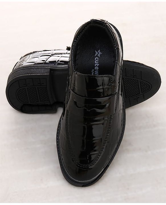 Cute Walk by Babyhug Slip On Solid Oxford Shoes - Black