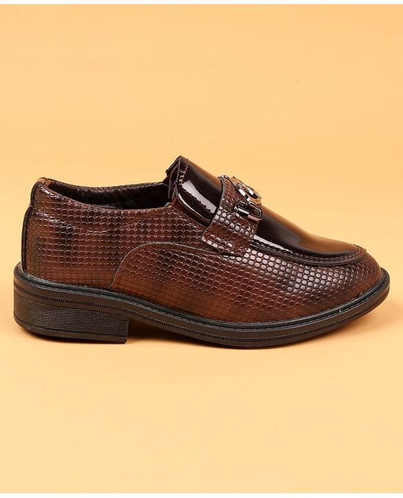 Cute Walk by Babyhug Slip On Solid Oxford Shoes - Brown