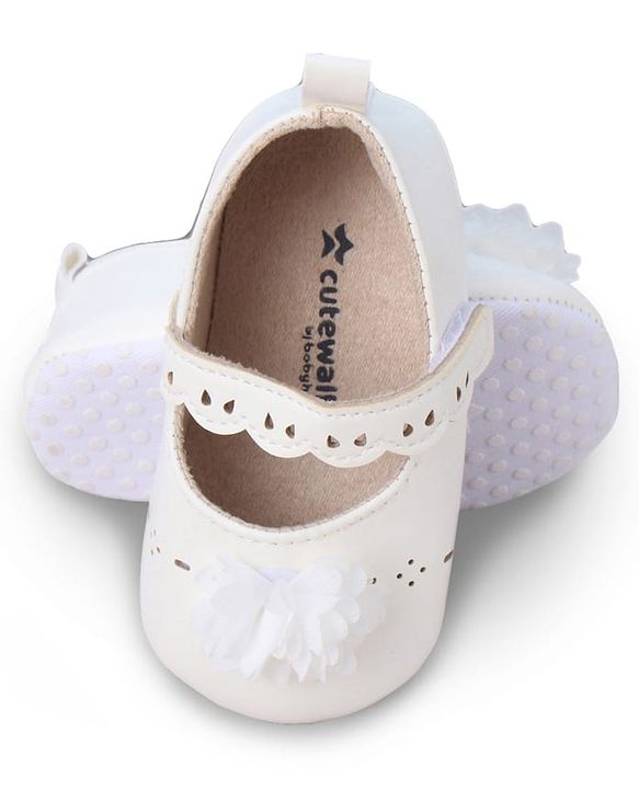 Cute Walk by Babyhug Booties with Velcro Closure & Floral Applique - White