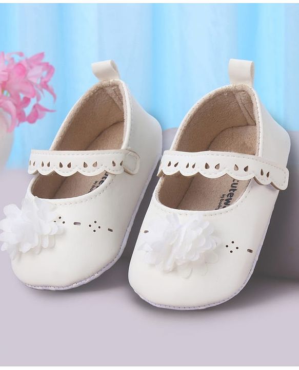 Cute Walk by Babyhug Booties with Velcro Closure & Floral Applique - White