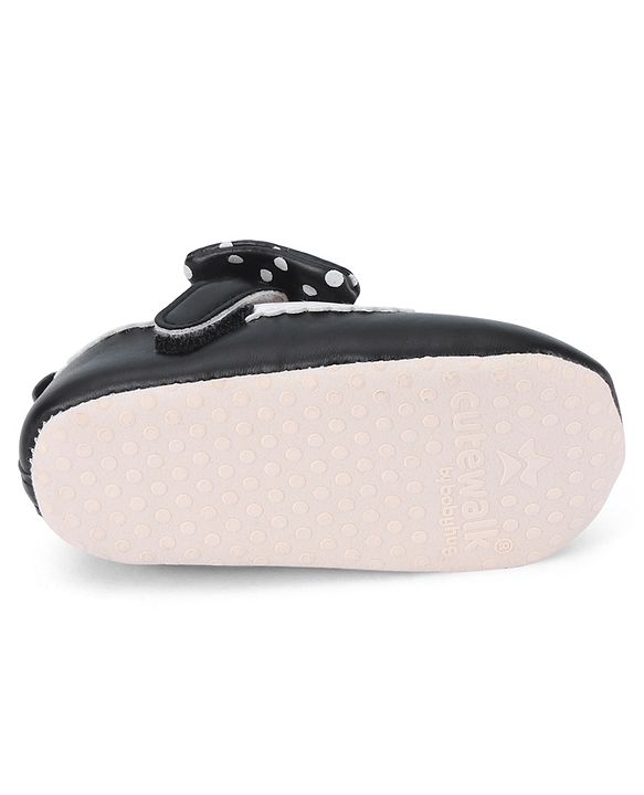 Cute Walk by Babyhug Booties with Velcro Closure & Bow Applique - Black