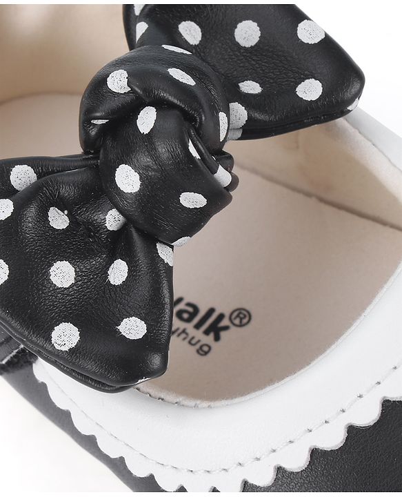 Cute Walk by Babyhug Booties with Velcro Closure & Bow Applique - Black