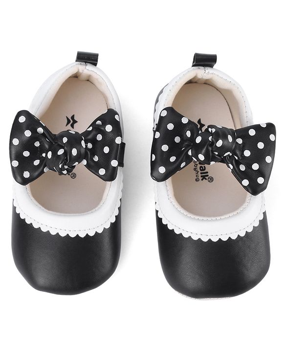 Cute Walk by Babyhug Booties with Velcro Closure & Bow Applique - Black