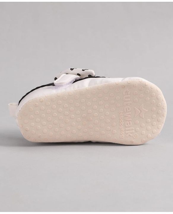 Cute Walk by Babyhug Booties with Velcro Closure & Bow Applique - Black