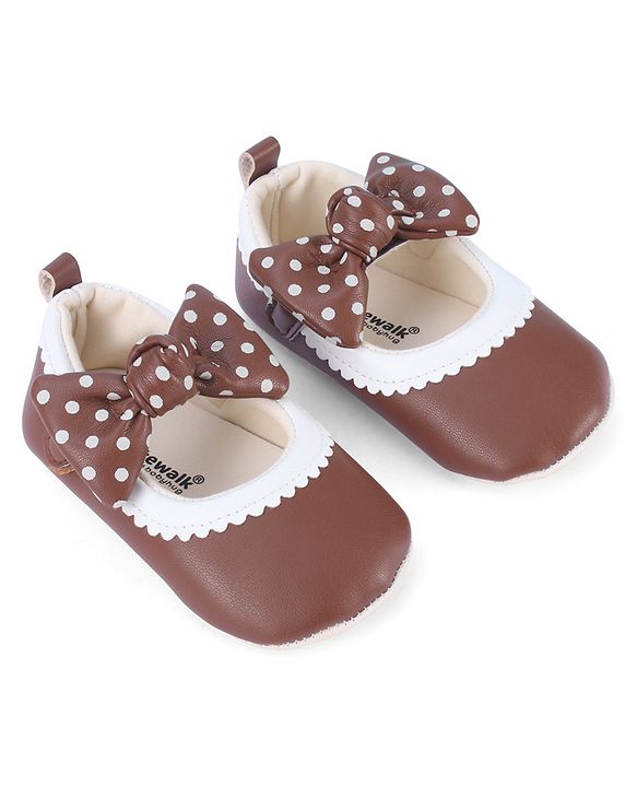 Cute Walk by Babyhug Booties with Velcro Closure & Bow Applique - Black