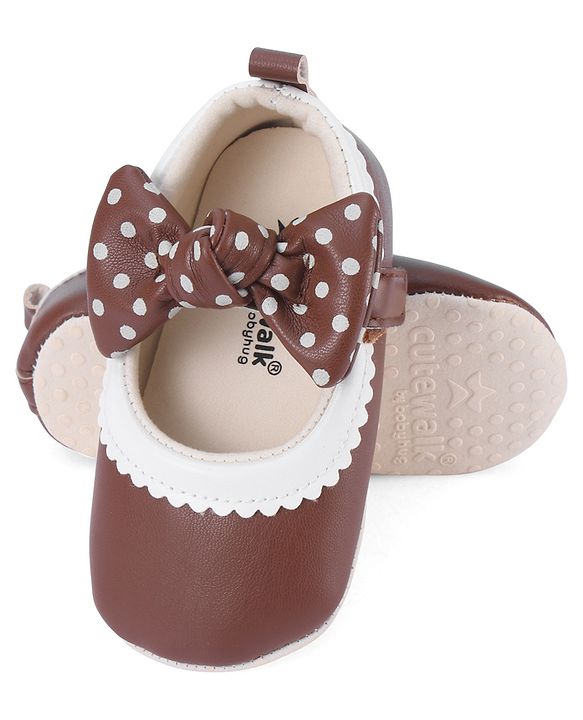 Cute Walk by Babyhug Booties with Velcro Closure & Bow Applique - Black