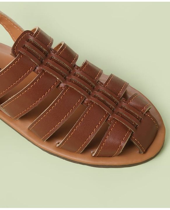 Pine Kids Back Strap Mojaris - Brown
