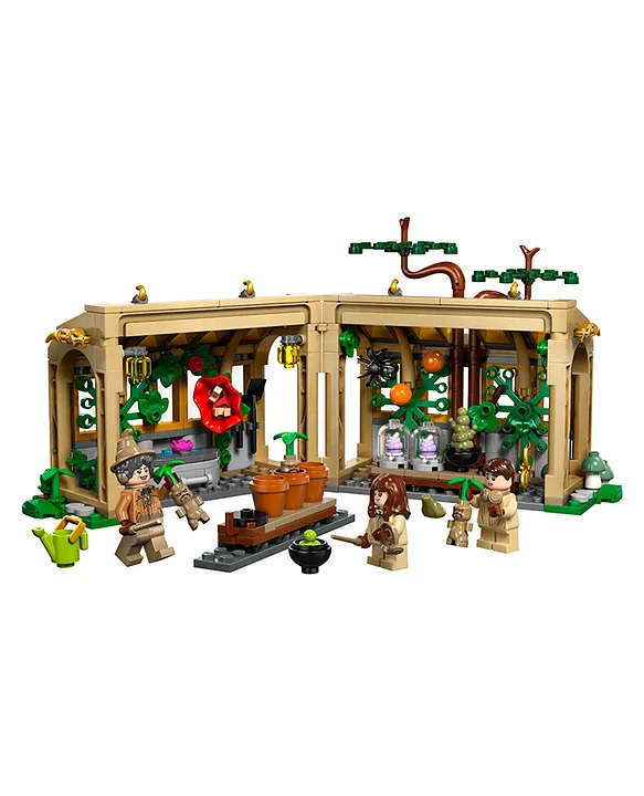 LEGO Harry Potter Hogwarts Castle: Herbology Class Wizard Gift 390