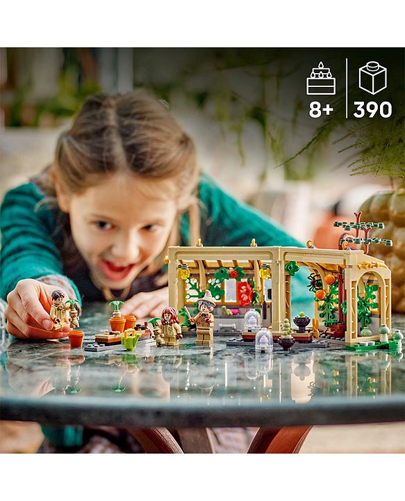 LEGO Harry Potter Hogwarts Castle: Herbology Class Wizard Gift 390