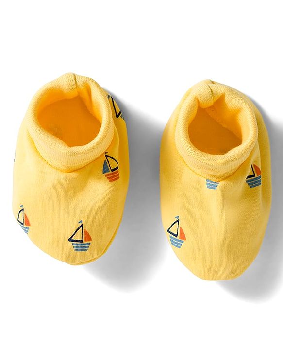 Babyhug 100% Cotton Interlock Knit Cap Mittens & Booties Set With Nautical Print Yellow - Diameter 10 cm