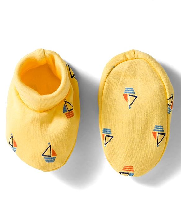 Babyhug 100% Cotton Interlock Knit Cap Mittens & Booties Set With Nautical Print Yellow - Diameter 10 cm