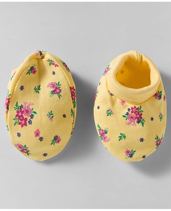 Babyhug 100% Cotton Interlock Knit Cap Mittens & Booties Set With Floral Print Yellow - Diameter 12 cm