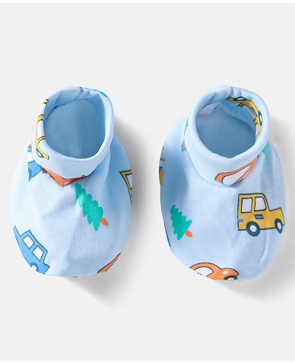 Babyhug 100% Cotton Knit Cap Mittens And Booties Set With Vehicle Print Light Blue- Diameter 17.5 cm