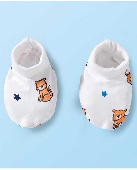 Babyhug 100% Cotton Knit Cap Mittens & Booties Set with Tiger Print White - Diameter 16 cm