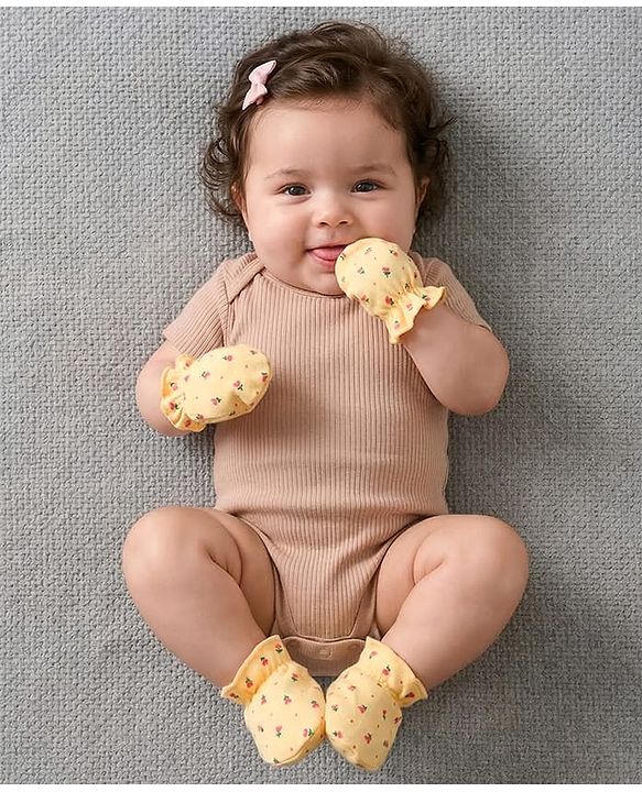Babyhug 100% Cotton Knit Mittens & Booties Set with Floral Print - Yellow
