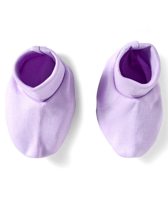 Babyhug Disney Interlock Knit Cap, Mittens and Booties Set with Winnie the Pooh Graphics Lilac - Diameter 17.5 cm