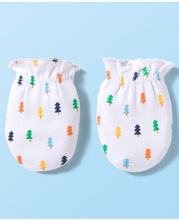 Babyhug 100% Cotton Knit Mittens and Bootie Set with Tree - White