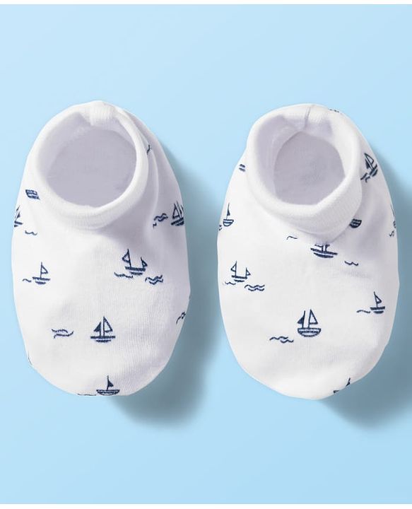 Babyhug 100% Cotton Knit  Mittens & Booties Set with Nautical Print - White
