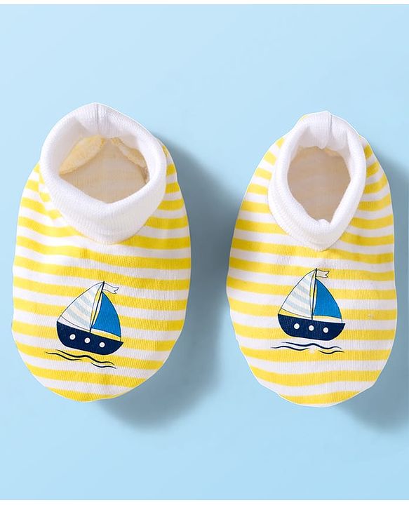 Babyhug 100% Cotton Knit Mittens and Bootie Set with Stripes & Boat Print - White & Yellow