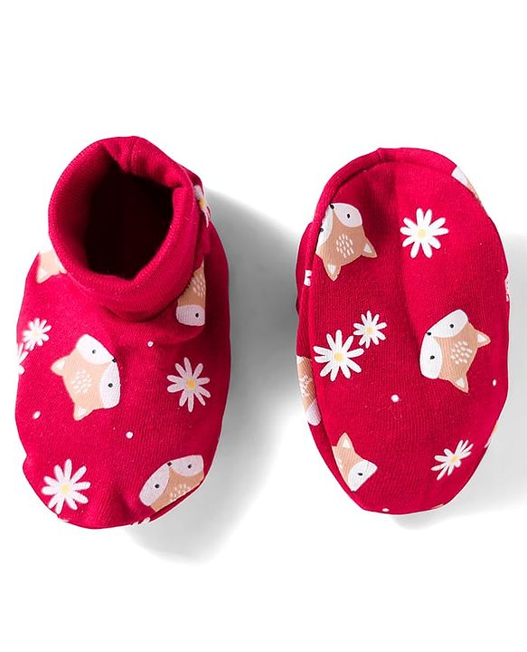 Babyhug 100% Cotton Knit Cap Mittens And Booties with Floral & Animal Print Red - 13.5 cm Diameter