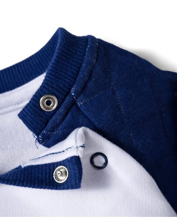 Babyhug Terry Knit Full Raglan Sleeves T-Shirt & Lounge Pant Set With Giraffe Print - White & Navy Blue