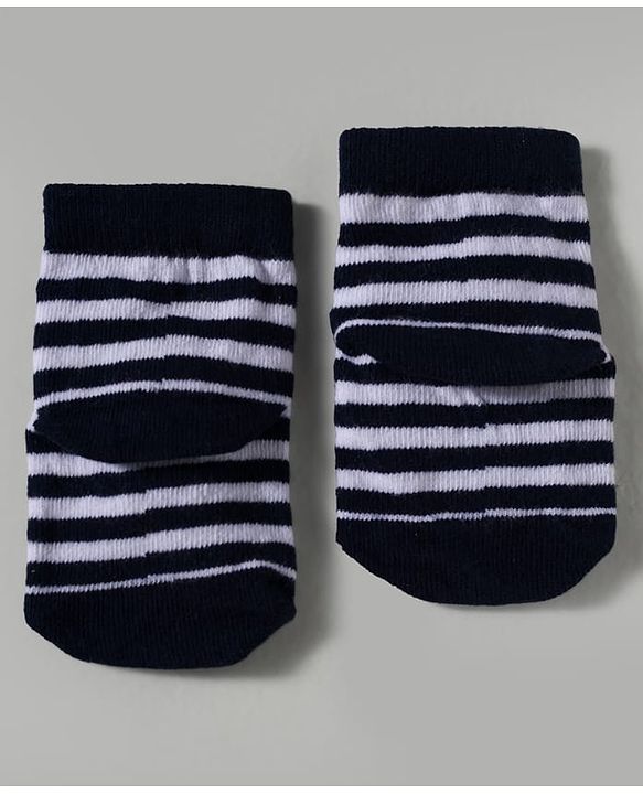 Cute Walk by Babyhug Marvel Knitted Ankle Length Anit Bacterial Socks With Captain America Graphics Pack Of 3 - Navy Blue & Red