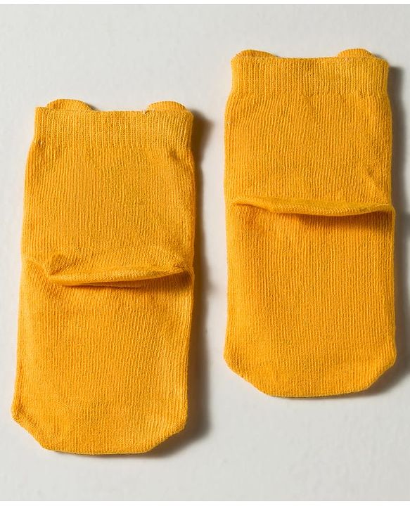 Cute Walk by Babyhug Disney Knit Ankle Length Antibacterial Socks with Winnie the Pooh Graphic Pack of 3 - White Yellow & Grey
