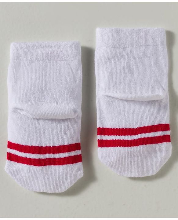 Cute Walk by Babyhug Disney Knit Ankle Length Antibacterial Socks with Winnie the Pooh Graphic Pack of 3 - White Yellow & Grey