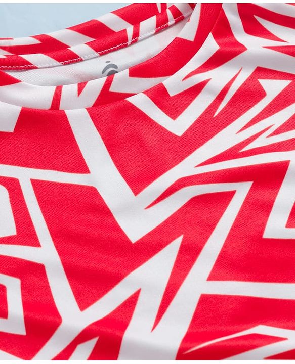 Pine Active Knit Half Sleeves T-Shirt with Abstract Print - Red & White