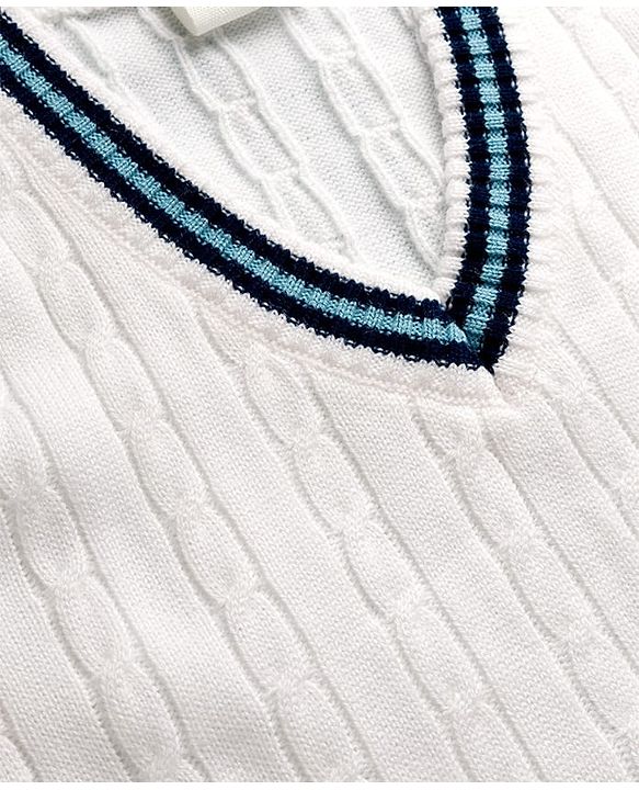 Pine Active Knit Sleeveless Woolen Sportswear Sweater With Cable Knit Design - White