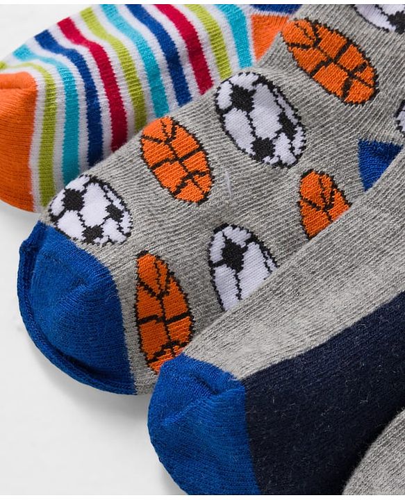 Cute Walk by Babyhug Knit Ankle Length Anti Bacterial Socks with Stripes & Football Design Pack of 5- Grey & White