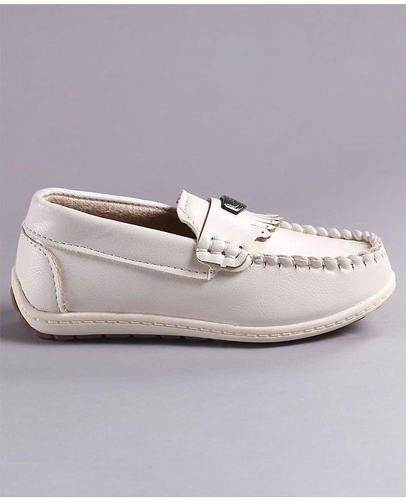 Cute Walk by Babyhug Solid Slip on Loafers With Applique - White