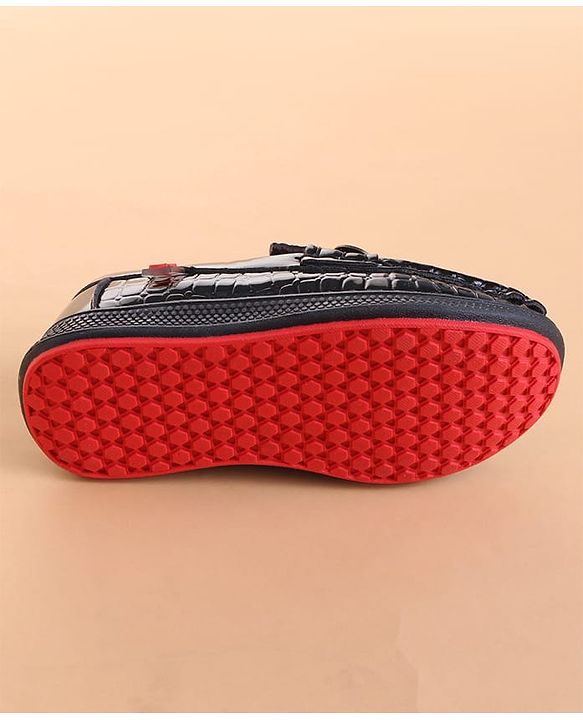 Cute Walk by Babyhug Loafer With Textured Design & Button Applique - Black