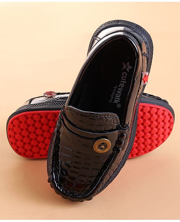Cute Walk by Babyhug Loafer With Textured Design & Button Applique - Black