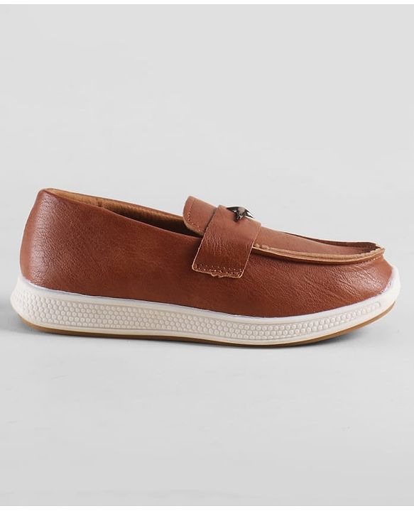 Cute Walk by Babyhug Solid Color Loafers with 3D Applique - Brown