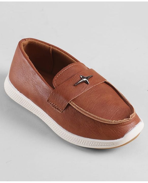 Cute Walk by Babyhug Solid Color Loafers with 3D Applique - Brown