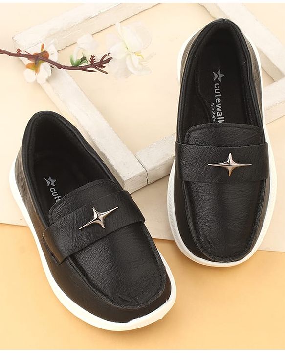Cute Walk by Babyhug Solid Color Loafers with 3D Applique - Brown