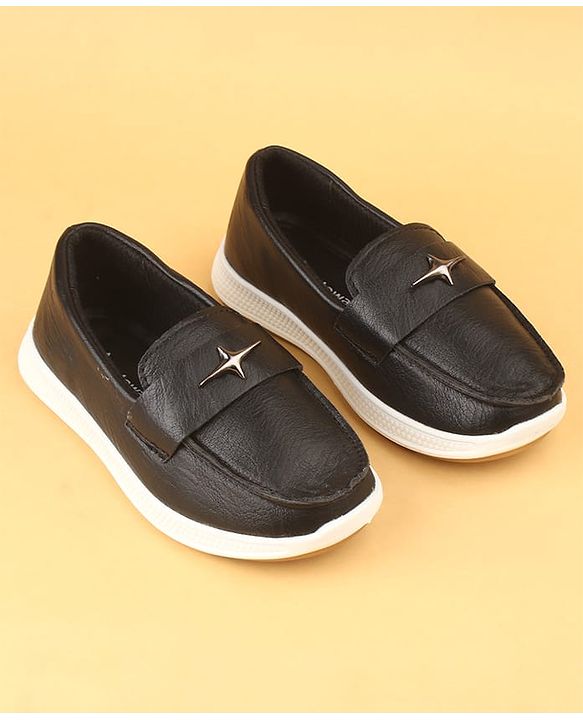 Cute Walk by Babyhug Solid Color Loafers with 3D Applique - Brown