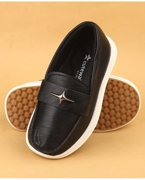 Cute Walk by Babyhug Solid Color Loafers with 3D Applique - Brown