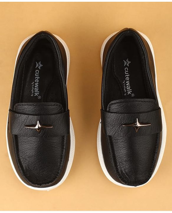 Cute Walk by Babyhug Solid Color Loafers with 3D Applique - Brown