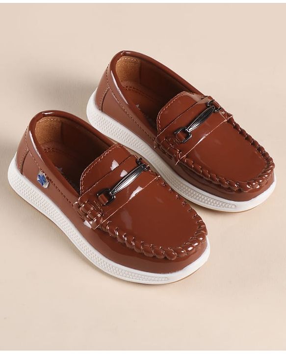 Cute Walk by Babyhug Solid Color Loafers with 3D Applique - Brown
