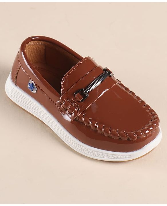 Cute Walk by Babyhug Solid Color Loafers with 3D Applique - Brown