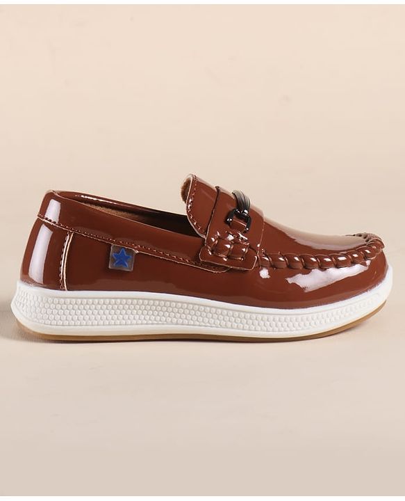 Cute Walk by Babyhug Solid Color Loafers with 3D Applique - Brown