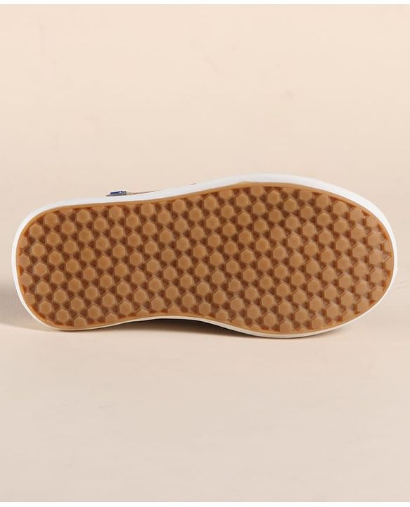 Cute Walk by Babyhug Solid Color Loafers with 3D Applique - Brown