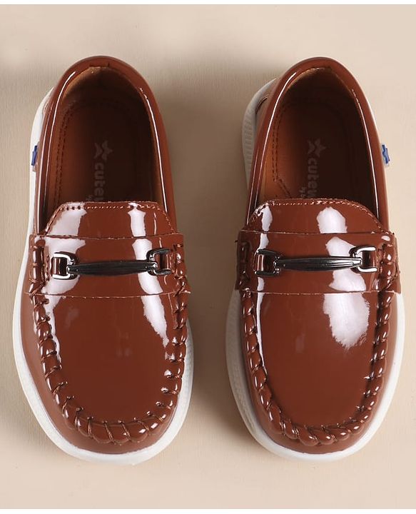 Cute Walk by Babyhug Solid Color Loafers with 3D Applique - Brown
