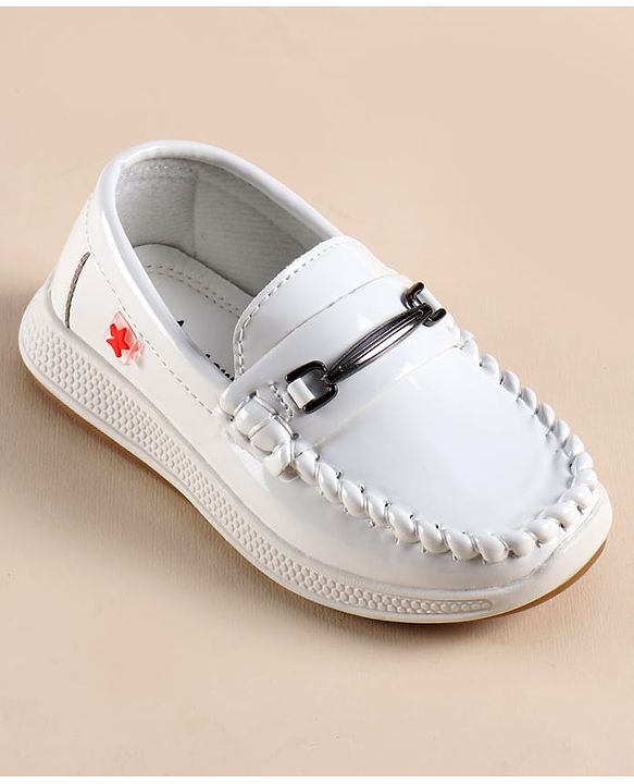 Cute Walk by Babyhug Solid Color Loafers with 3D Applique - Brown