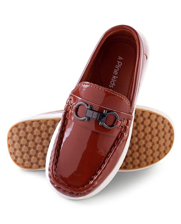 Pine Kids Solid Colour Loafer With 3D Applique - Brown