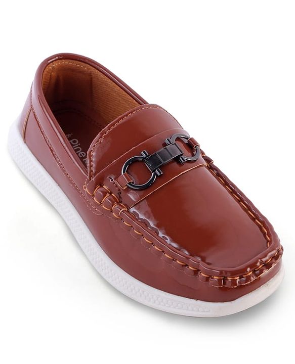 Pine Kids Solid Colour Loafer With 3D Applique - Brown